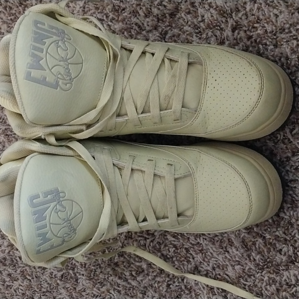 Shoes - Picture 1 of 4